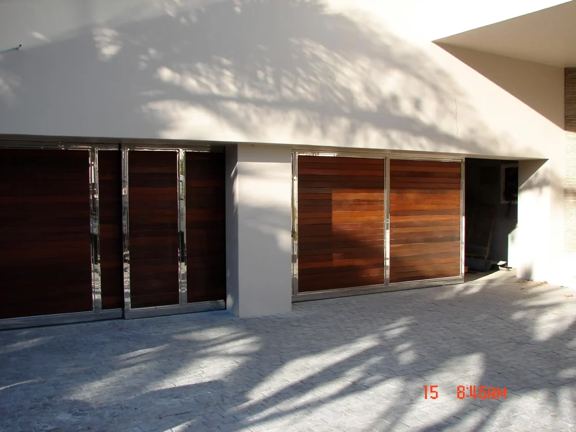 steel and glass custom gates 2023 001