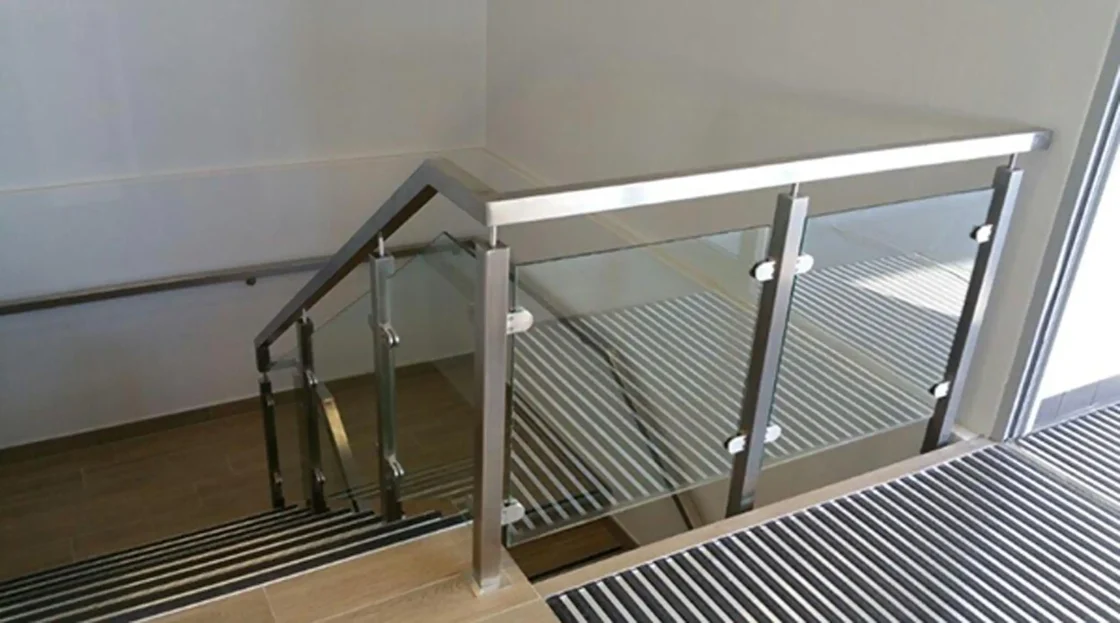 steel and glass glass balustrades staircases 2023  004
