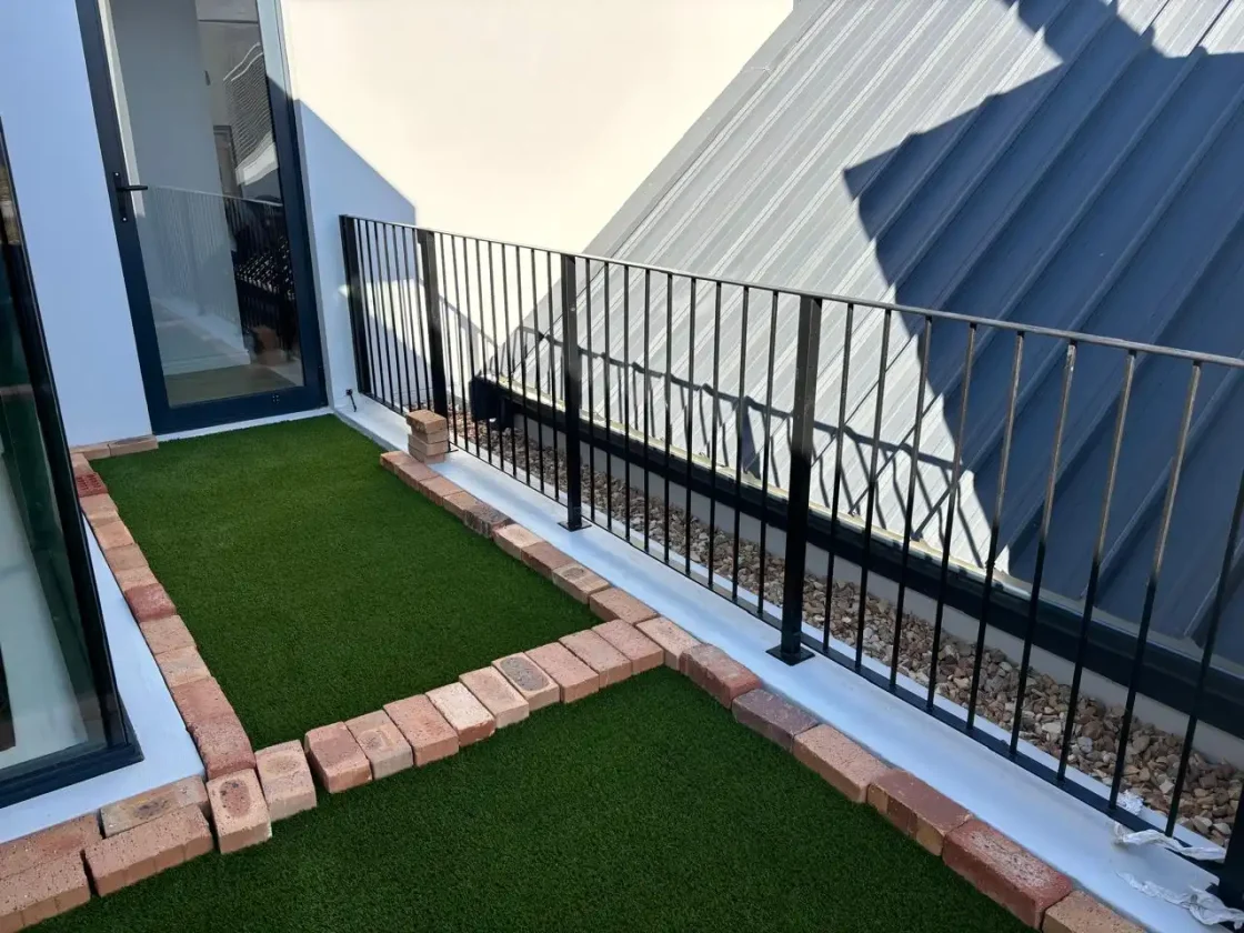 steel and glass mild steel balustrades staircases  012