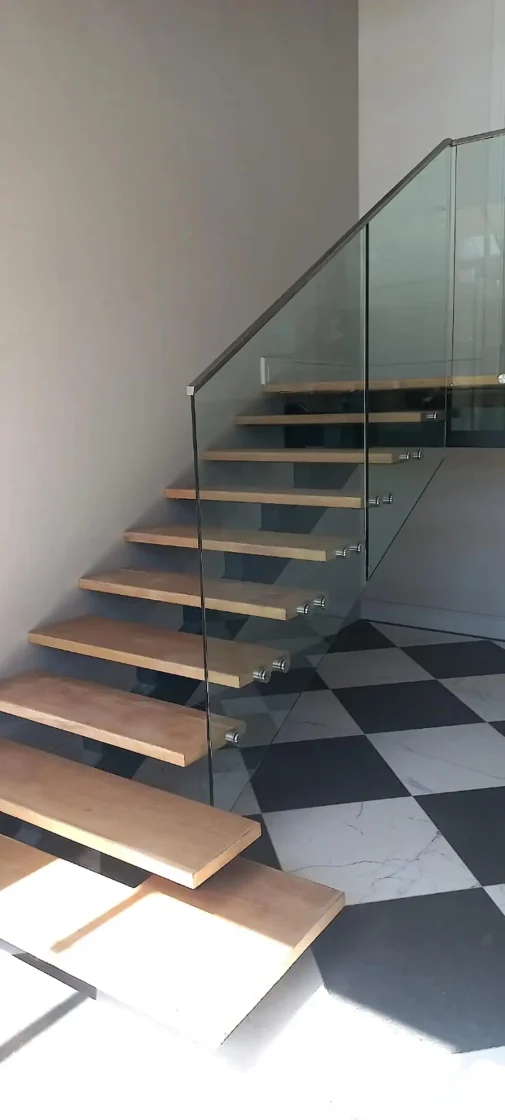 steel and glass staircases 2023  057